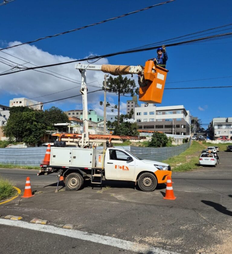 Copel remove 11,4 toneladas de fiação irregular no Centro-Sul