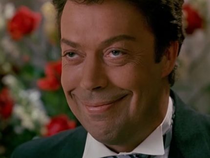 Ator britânico Tim Curry morre aos 80 anos em Los Angeles