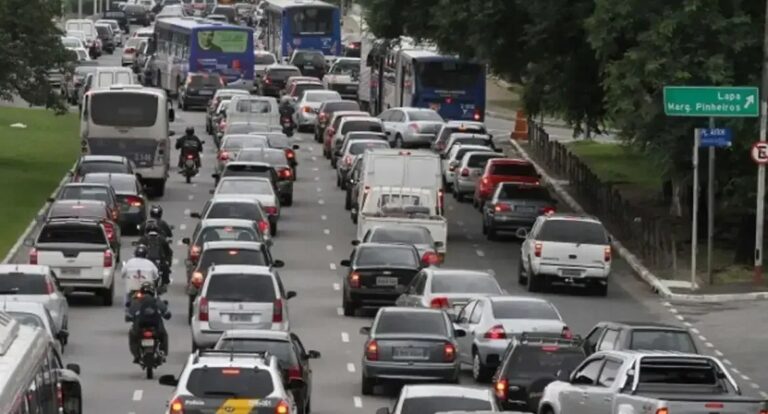 Contran regulamenta remoção e leilão de veículos com nova resolução