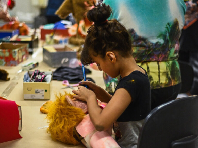 Mostra MOVE oferece oficinas gratuitas de teatro em Curitiba neste mês