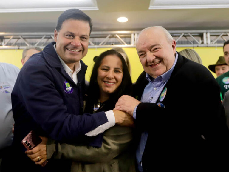 Sandro Alex destaca recorde de salário das mulheres no Paraná