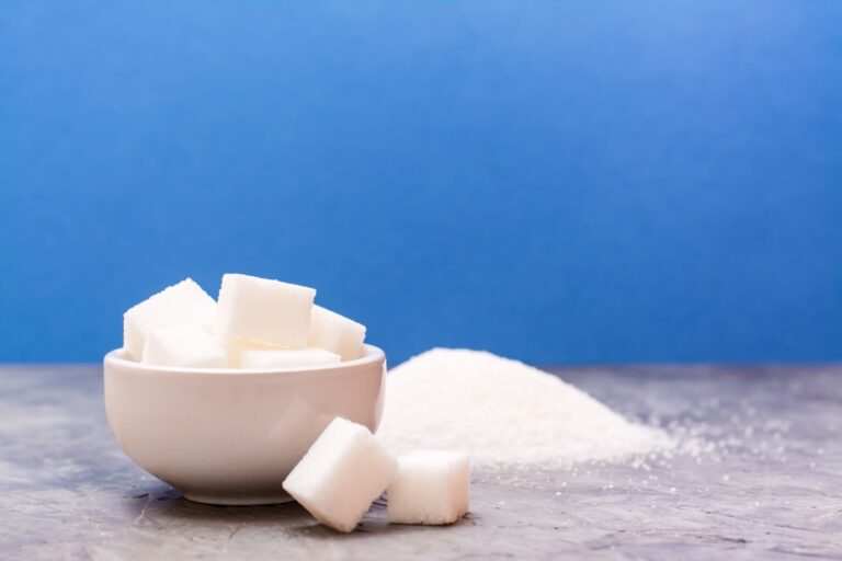 Açúcar firma alta nas bolsas com oferta global mais apertada