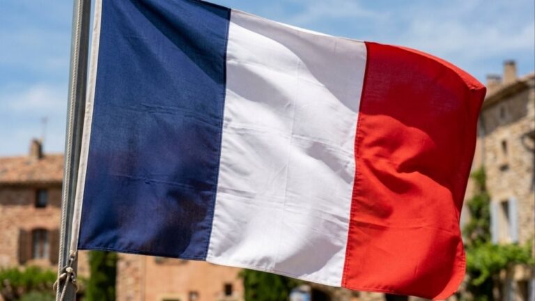 França libera centenas de milhões de euros para agricultores afetados por seca