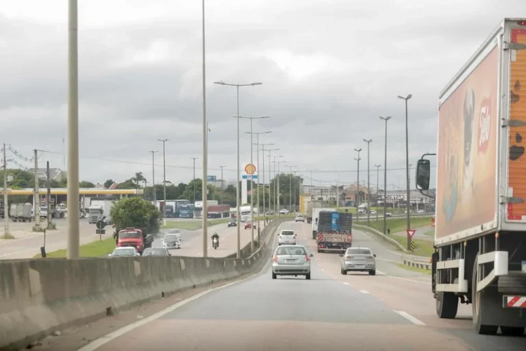 BR-116 terá bloqueio temporário na segunda para aferição de radar