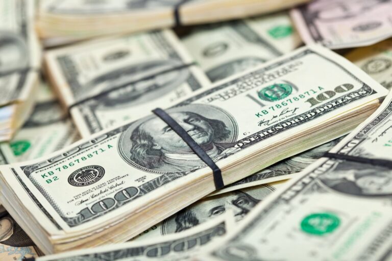 Dólar fecha em queda firme contra o real nesta quarta-feira