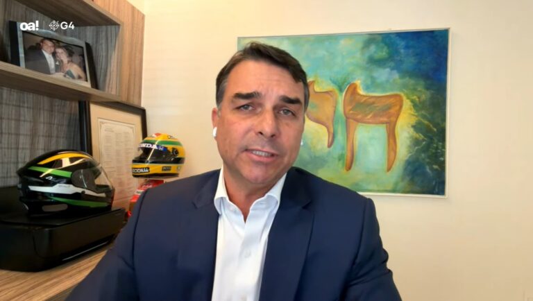Flávio Bolsonaro acusa PF de interferir em investigações envolvendo filho de Lula