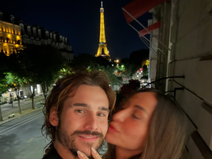 Nicolas Prattes relembra pedido de casamento a Sabrina Sato em Paris há dois anos