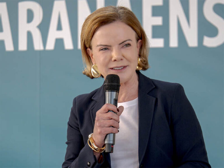 Gleisi Hoffmann propõe transformar Paraná no maior polo tecnológico do Brasil