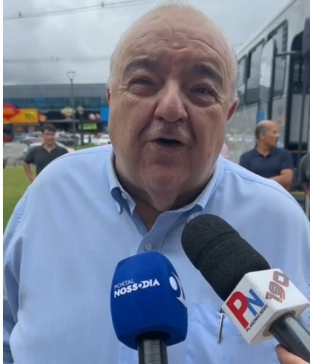 Rafael Greca é internado após queda durante campanha no Paraná