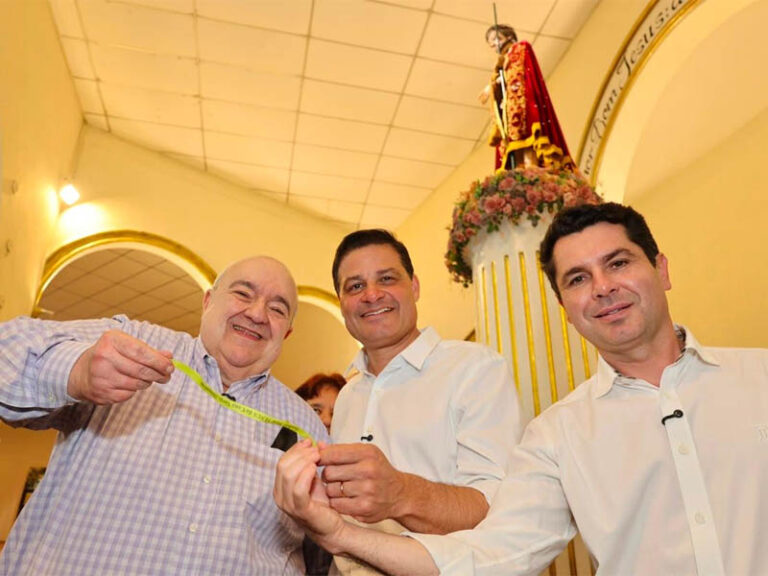 Sandro Alex e Rafael Greca visitam festas tradicionais no interior do Paraná