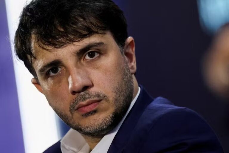 Renan Santos participa de entrevista ao vivo na Globo nesta quarta