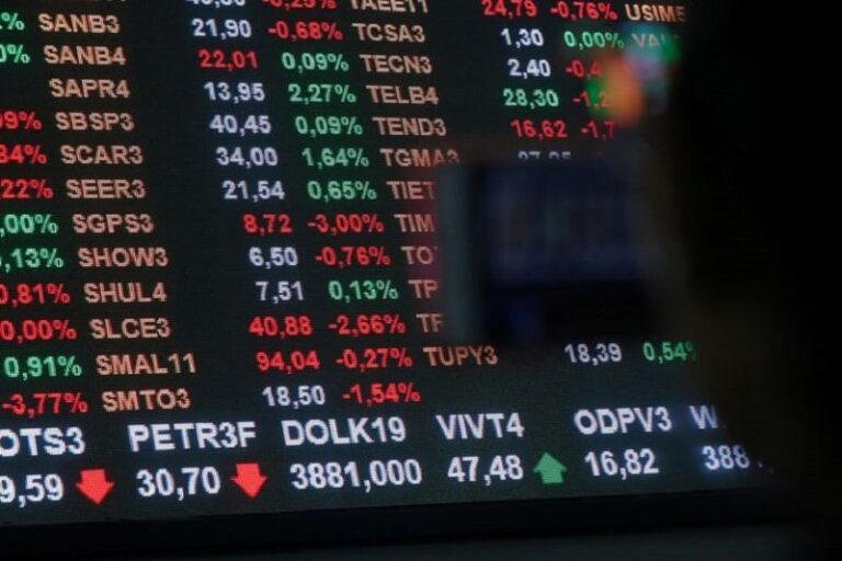 Ibovespa amplia série de altas com suporte da Petrobras