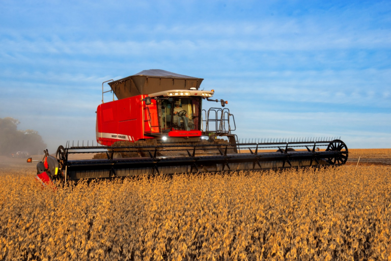 Manutenção antecipada de máquinas agrícolas reduz riscos de paradas na safra