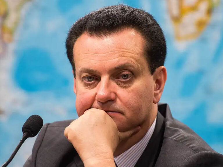 Kassab diz que chance de Flávio Bolsonaro ser eleito é zero