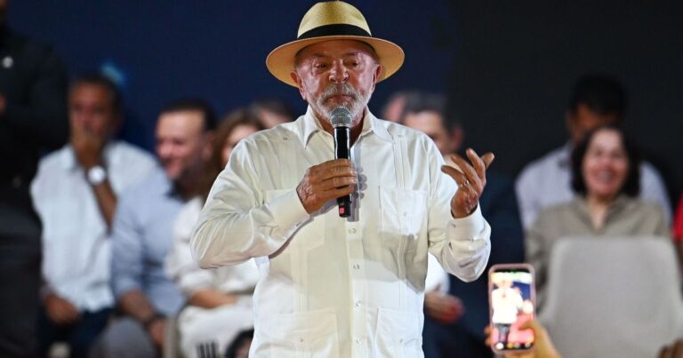 Lula tenta vender futuro com pé no passado em discurso de campanha