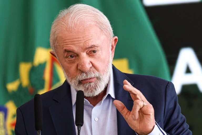 TSE aceita ação contra Lula por abuso em homenagem no Carnaval do Rio