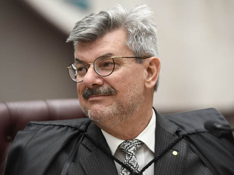 STJ condena ministro Marco Buzzi por assédio sexual e importunação