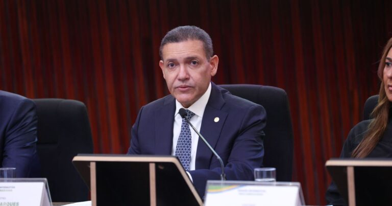 TSE encerra reunião sem definir limites para uso de IA em campanhas