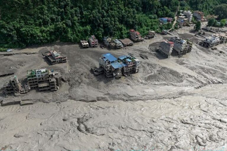 Colapso de geleira no Nepal pode ter sido desencadeado por terremoto