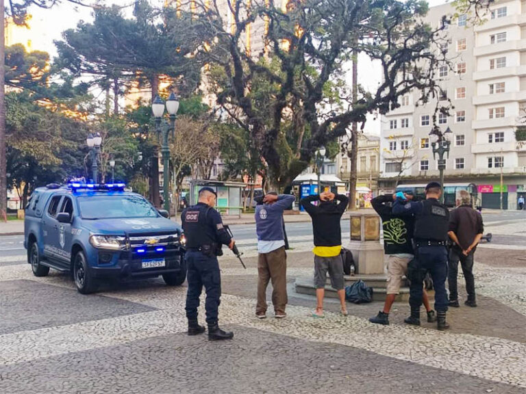 Guarda Municipal e PM reforçam segurança na região central de Curitiba