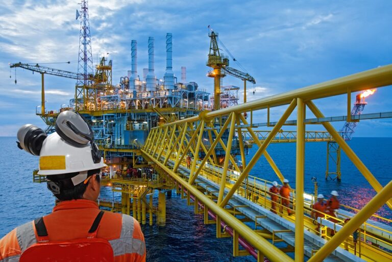 Justiça do DF suspende imposto de exportação sobre petróleo