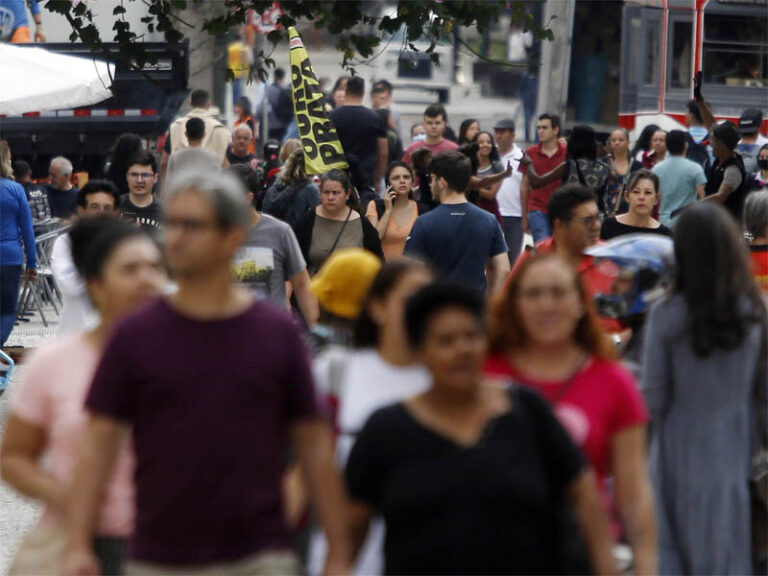 Paraná chega a quase 12 milhões de habitantes e é o quinto estado mais populoso