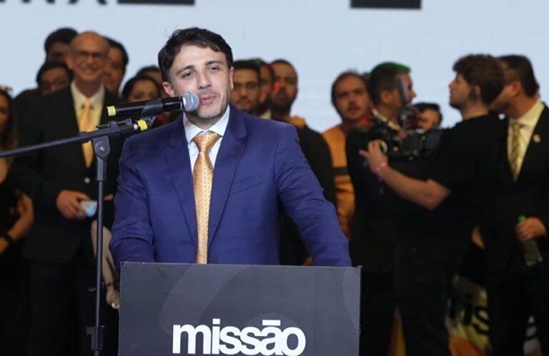 Renan Santos promete eliminar facções criminosas em um ano se eleito presidente