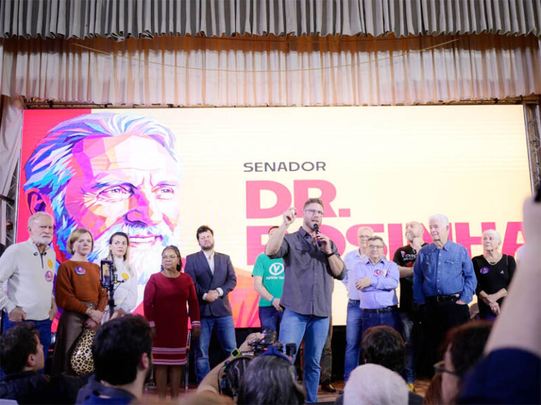 Requião Filho oficializa candidatura ao governo do Paraná com apoio de 8 partidos