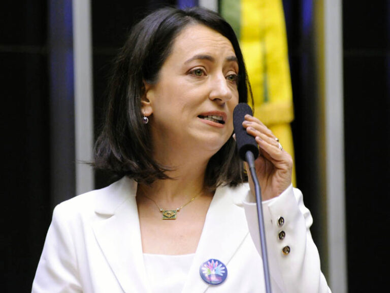 Rosangela Moro critica politização de debate sobre doenças raras no Paraná