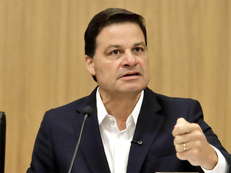 Sandro Alex desiste de debate da TMC após ausência de Moro