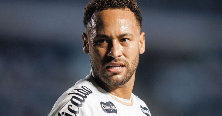 Neymar cobra apoio da torcida do Santos e lamenta falta de calor na Vila