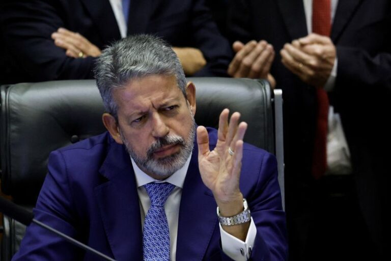 Governo monitora força de Lira para disputar liderança do Senado