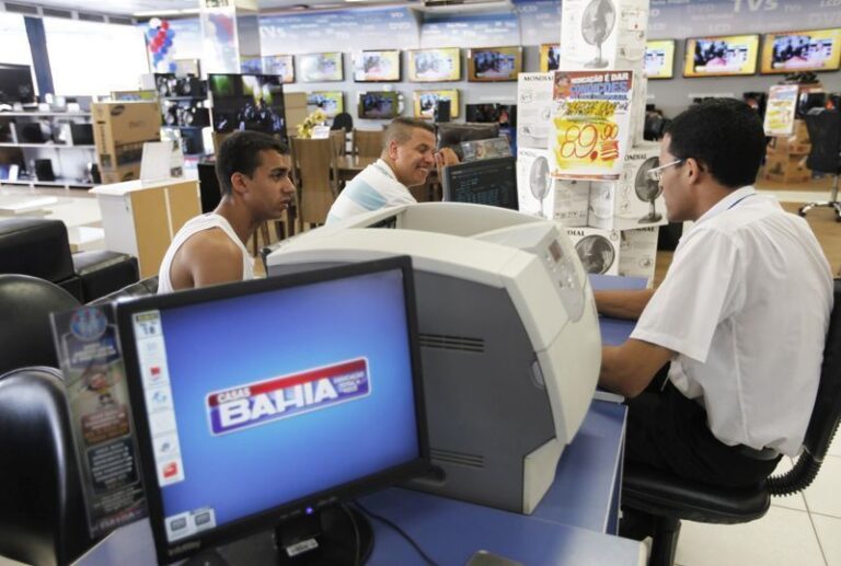 Diretor jurídico e conselheiros do Grupo Casas Bahia renunciam