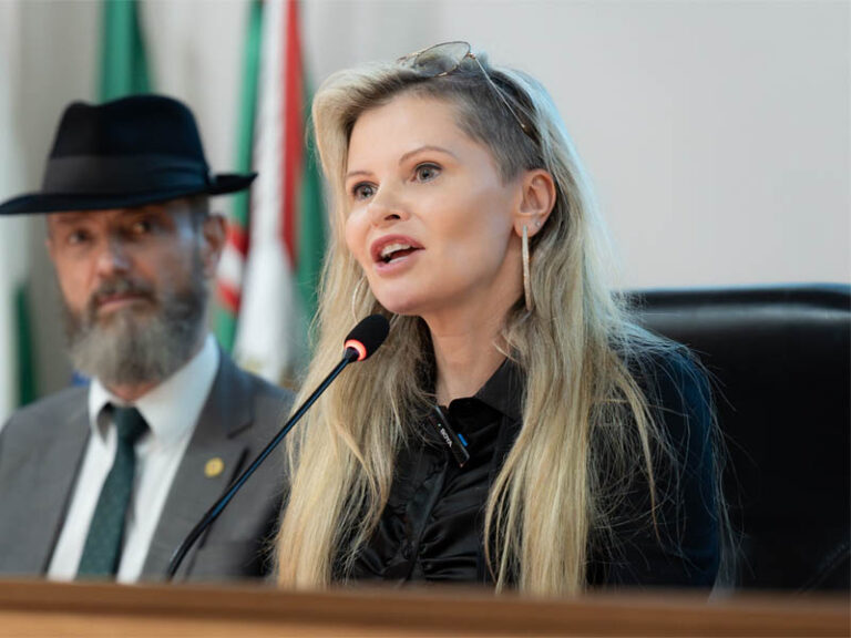 MPPR denuncia vereadora de Curitiba por discriminação após fala contra colega