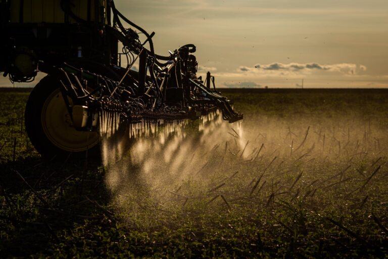 Área com defensivos agrícolas cresce 5% no primeiro semestre do Brasil
