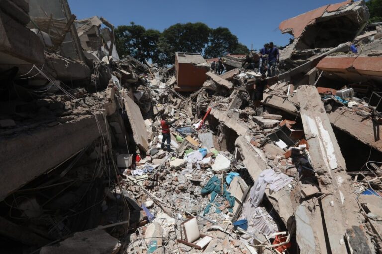 Colômbia reduz esperança de encontrar sobreviventes após terremoto