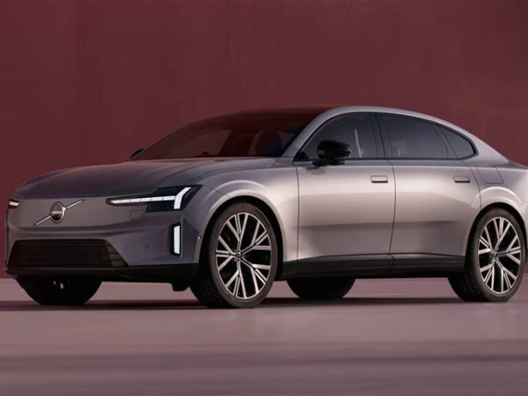 Volvo confirma lançamento do sedã elétrico ES90 para as próximas semanas