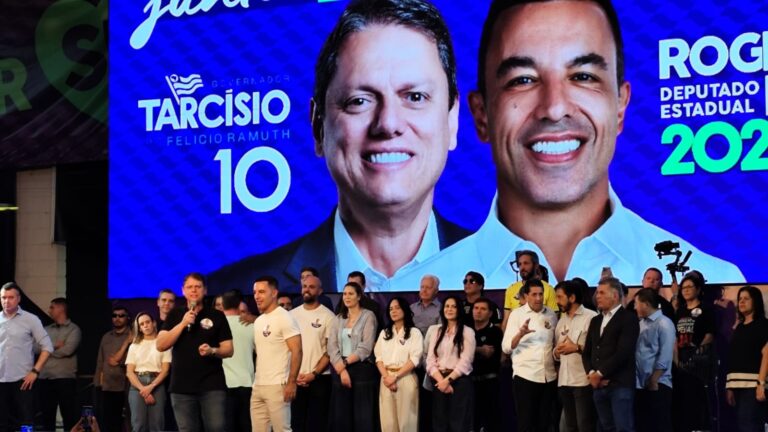 Tarcísio faz primeiro ato de campanha à reeleição em Osasco com 14 prefeitos
