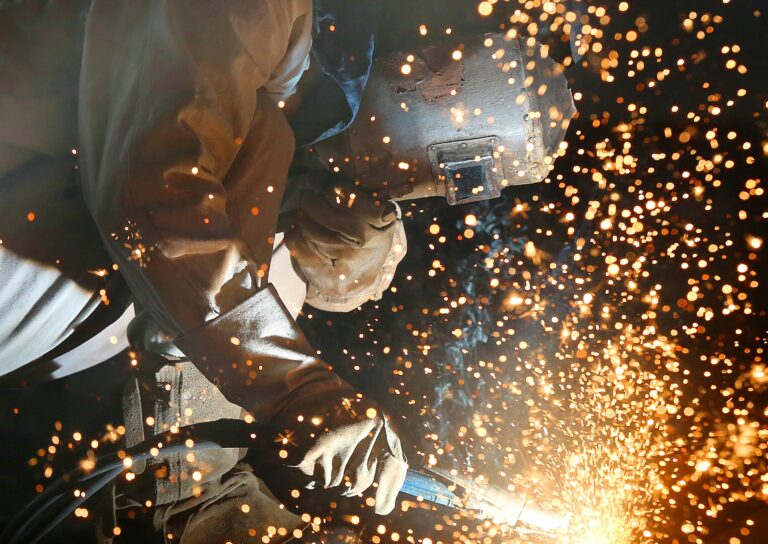 Produção industrial da China cresce 5,2% em agosto e supera projeções
