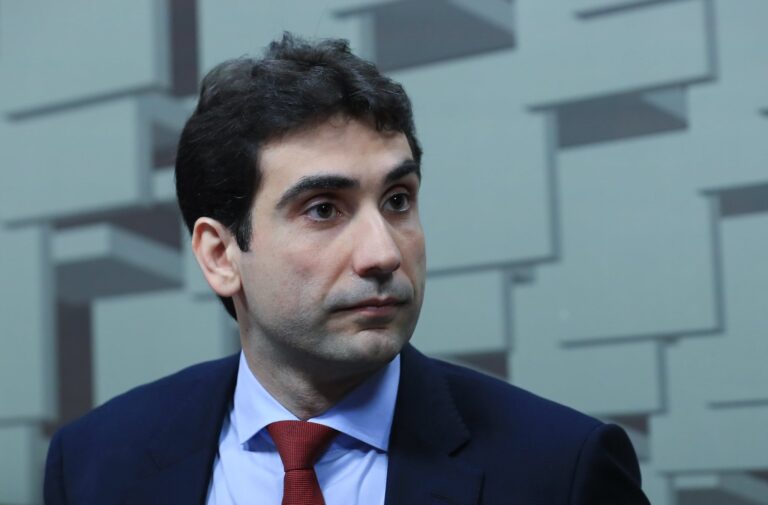 Galípolo diz que BC foi informado sobre contrato de irmão de servidor com Master