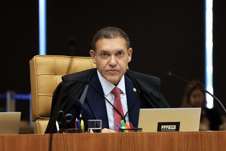 STF analisa relação entre Moraes e ex-banqueiro apontada em relatório da PF