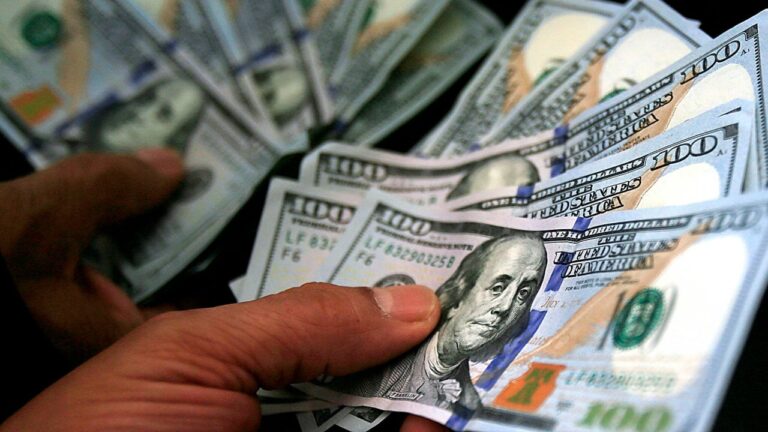 Dívida dos EUA supera US$ 40 trilhões apesar de promessas de austeridade de Trump