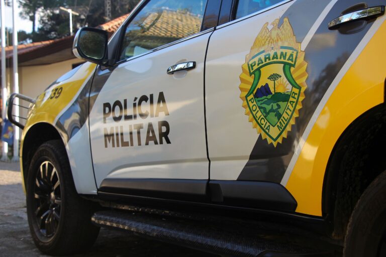 Homem é preso por atacar irmão e cunhado com facão em churrasco no Paraná
