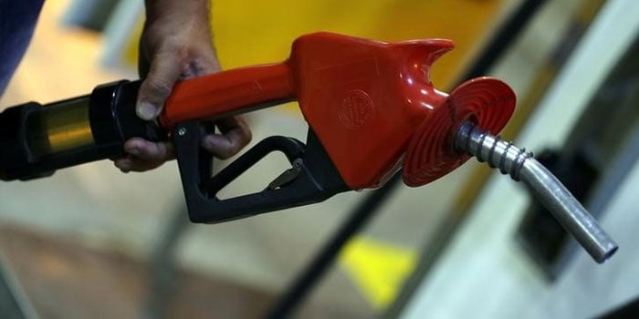 Governo reduz impostos sobre gasolina e etanol e cria subsídio para diesel