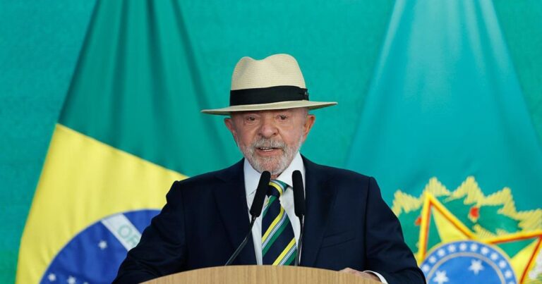 Campanha de Lula pressiona presidente a participar de debate na TV Globo