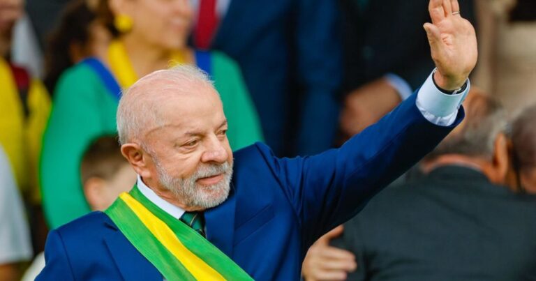Lula minimiza pesquisas e diz não ver como não ganhar eleições