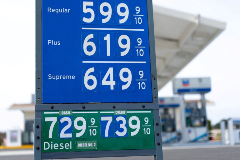 Preço do diesel nos EUA atinge recorde com escassez de produtos refinados