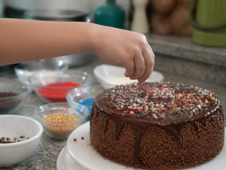 Barion oferece oficina de confeitaria para crianças no Mês da Confeitaria