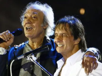 Roberto Carlos teria oferecido acordo a viúva de Erasmo Carlos