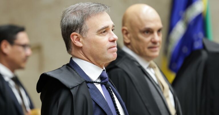 Moraes vota para análise conjunta de seu caso e de Mendonça no STF